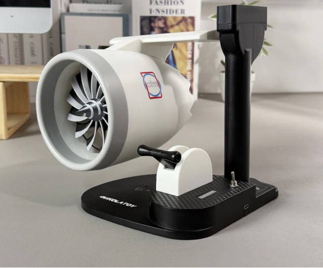 Desktop JetFan — настільний аксесуар 3-в-1 (вентилятор, бездротова зарядка та зволожувач)